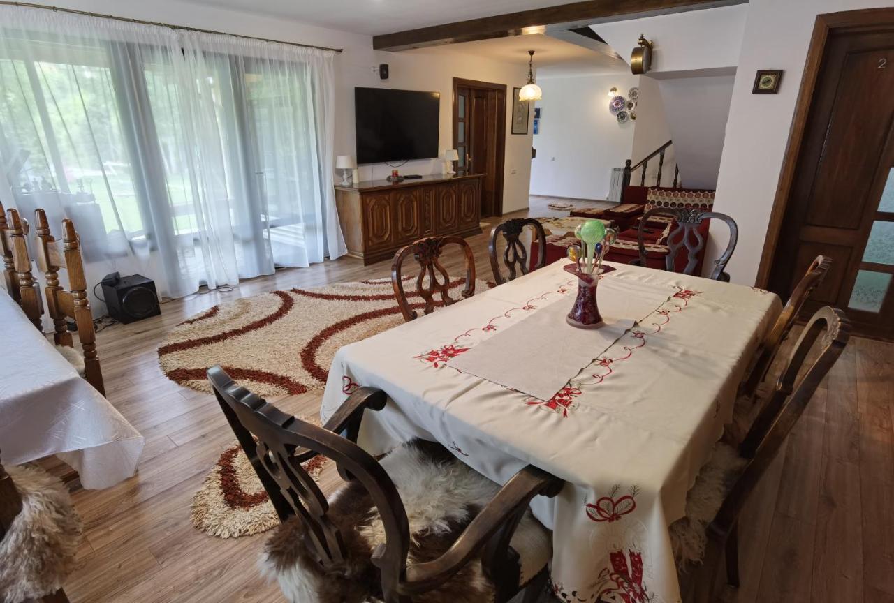 Conacul Caterinei Hotel Polovragi Bagian luar foto