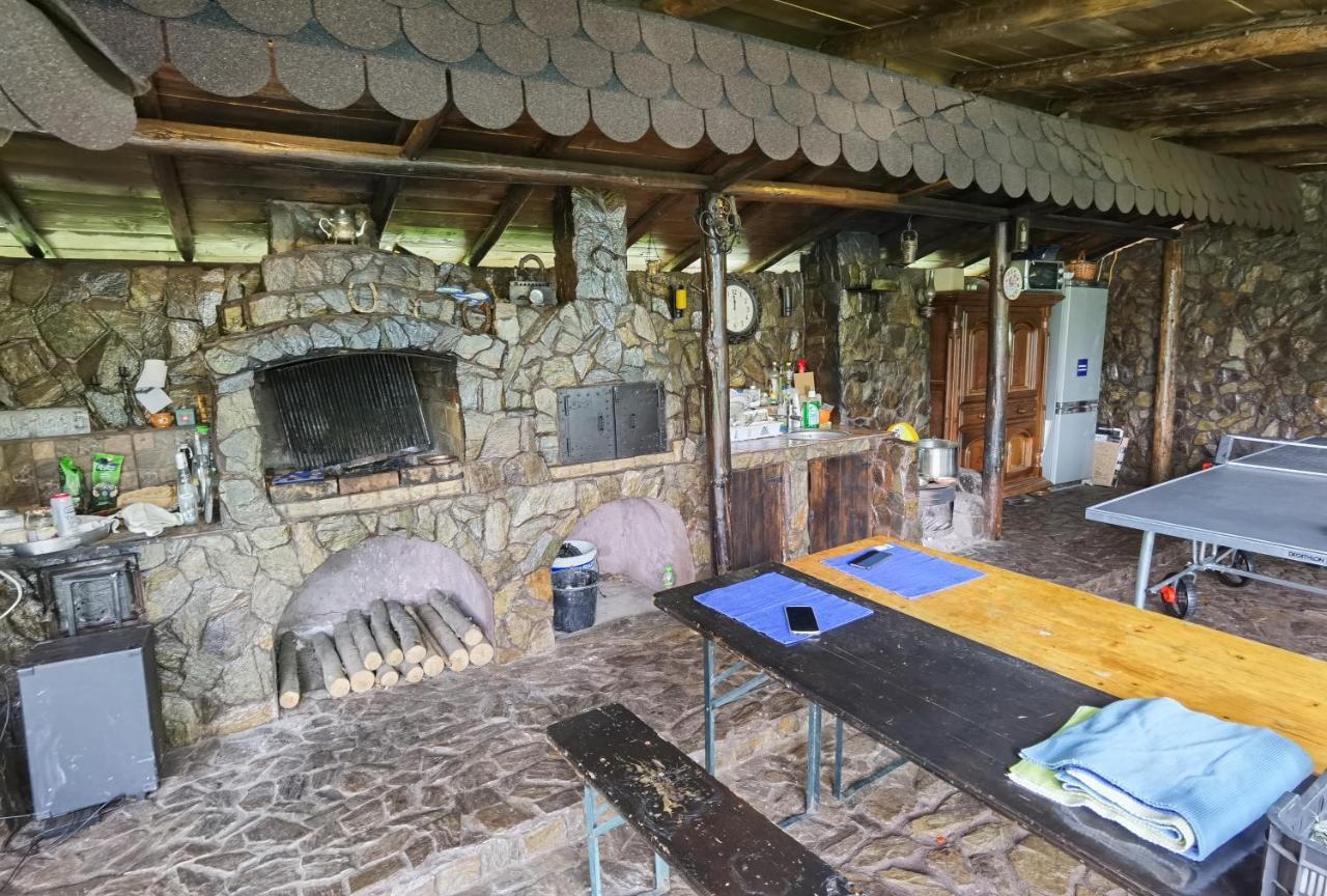Conacul Caterinei Hotel Polovragi Bagian luar foto