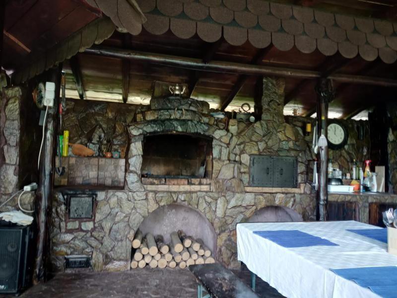 Conacul Caterinei Hotel Polovragi Bagian luar foto